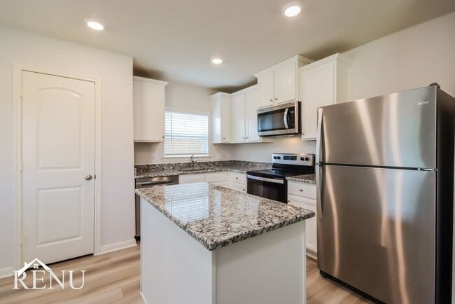 Building Photo - 10421 Sweetwater Creek Dr