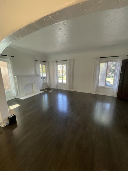Primary Photo - 4308 8th Ave
