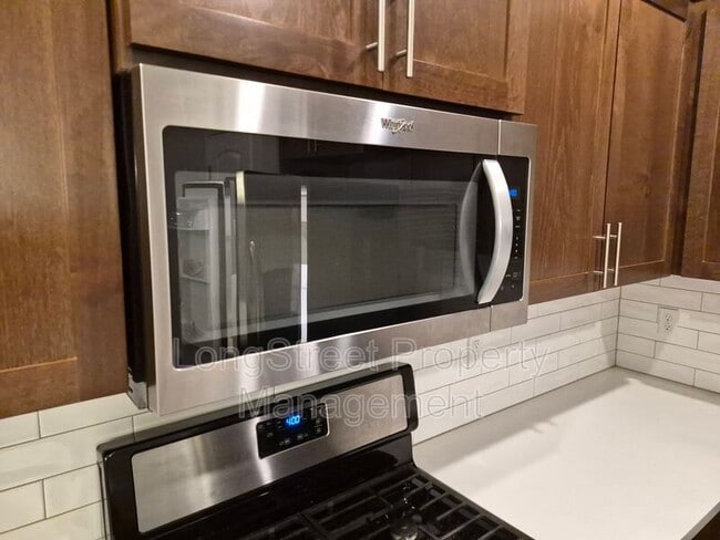 Building Photo - 7278 SE Ronelle Ct