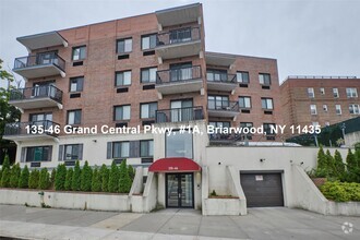 Building Photo - 13546 Grand Central Pkwy