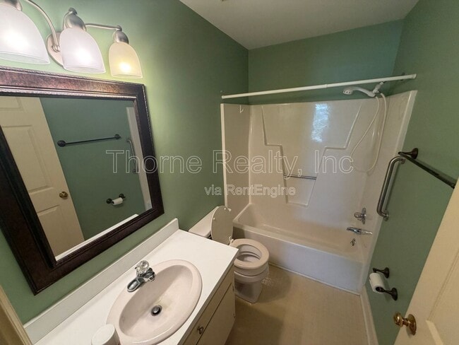 Building Photo - 300 Windermere Cir