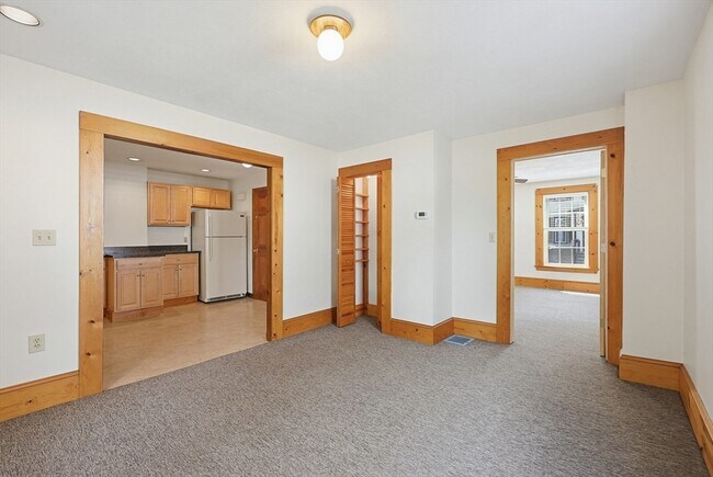 Building Photo - 36 Albion St