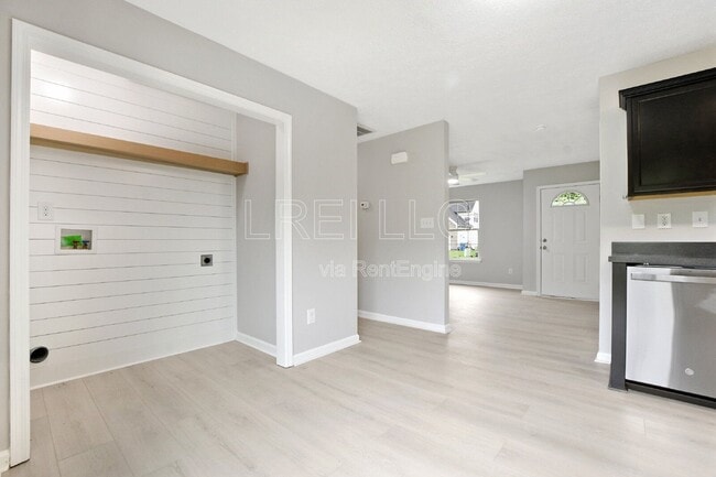 Building Photo - 222 Mud Hen Dr