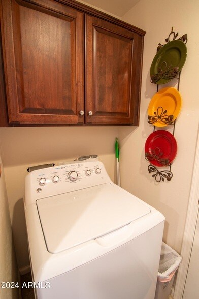 Building Photo - 1001 N Pasadena