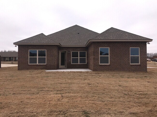 Building Photo - 123 Birch Falls Dr