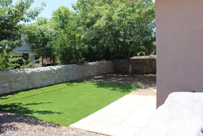 Building Photo - 5040 Gold Ranch Ave