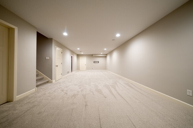 Building Photo - 5029 Hankerson Ave