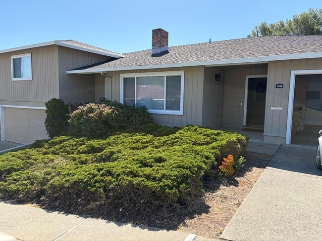 Building Photo - 1355 Palos Verdes Dr