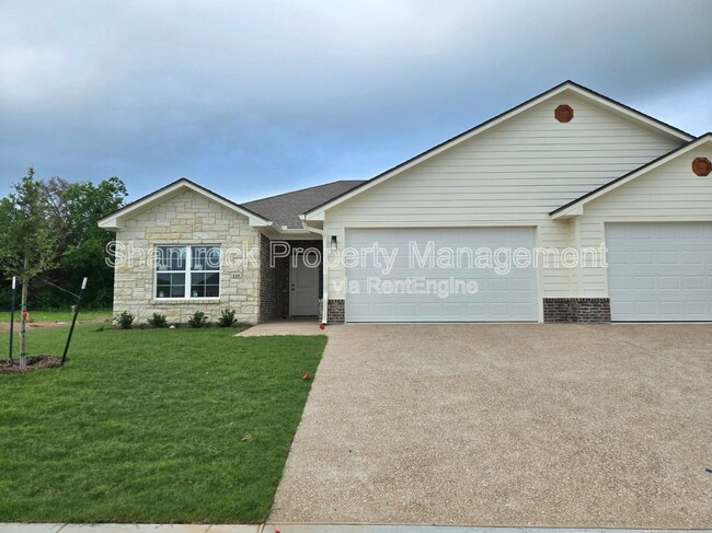 Primary Photo - 125 Windmill Wy