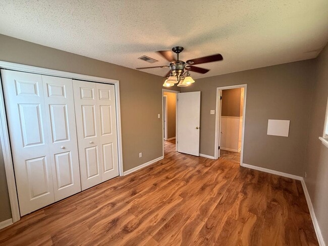 Building Photo - Guntersville, AL Home for Rent!