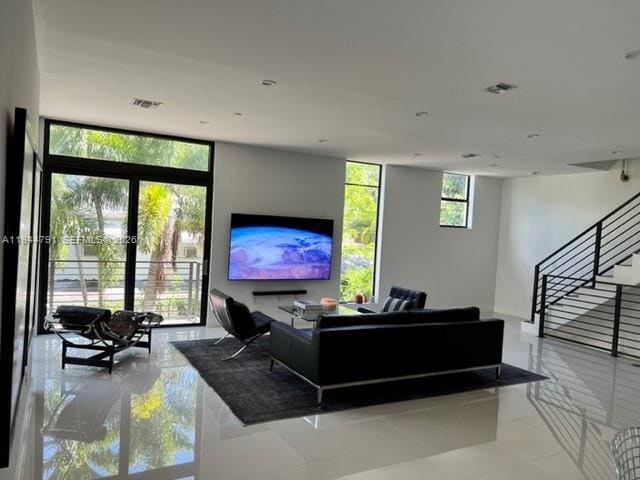 Building Photo - 909 NE 16th Terrace