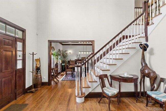 Building Photo - 110 Greenleaf Ln