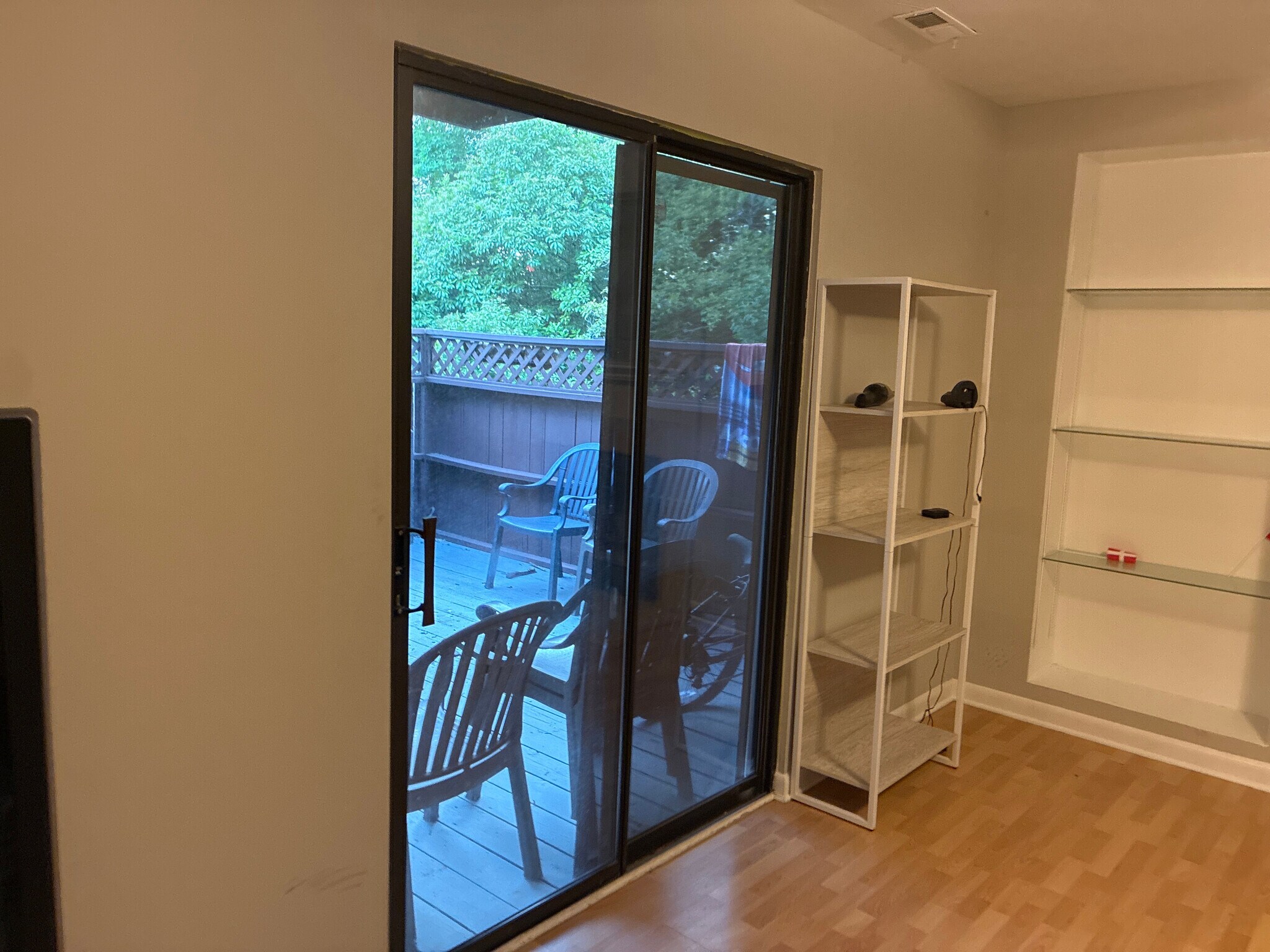 Building Photo - Room in Condo on Finley Forest Dr