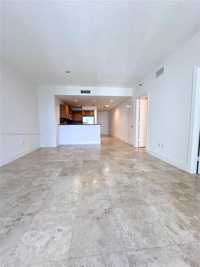 Building Photo - 1060 Brickell Ave