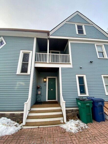 Building Photo - 60 Mariner St