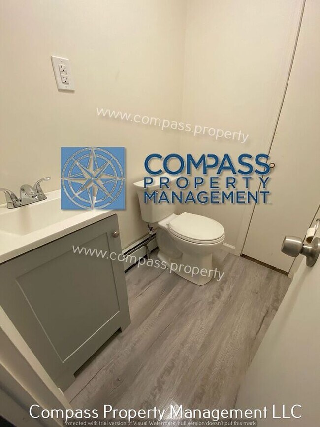 Building Photo - $ 1795 - 4 Bedroom, 1.5 Bath 3 Floor Home,...