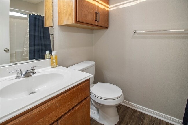 Building Photo - 2903 McLaren Dr