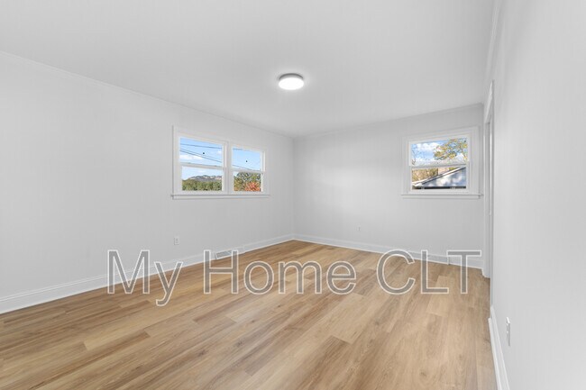 Building Photo - 3503 Linwood Rd