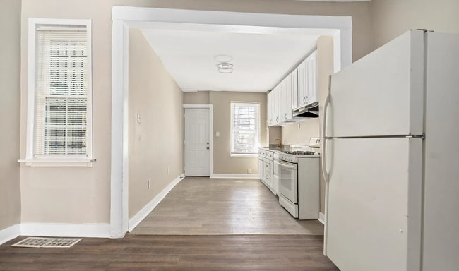 Building Photo - 163 N Wolfe St