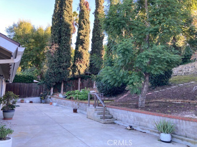 Building Photo - 25042 Armagosa Dr