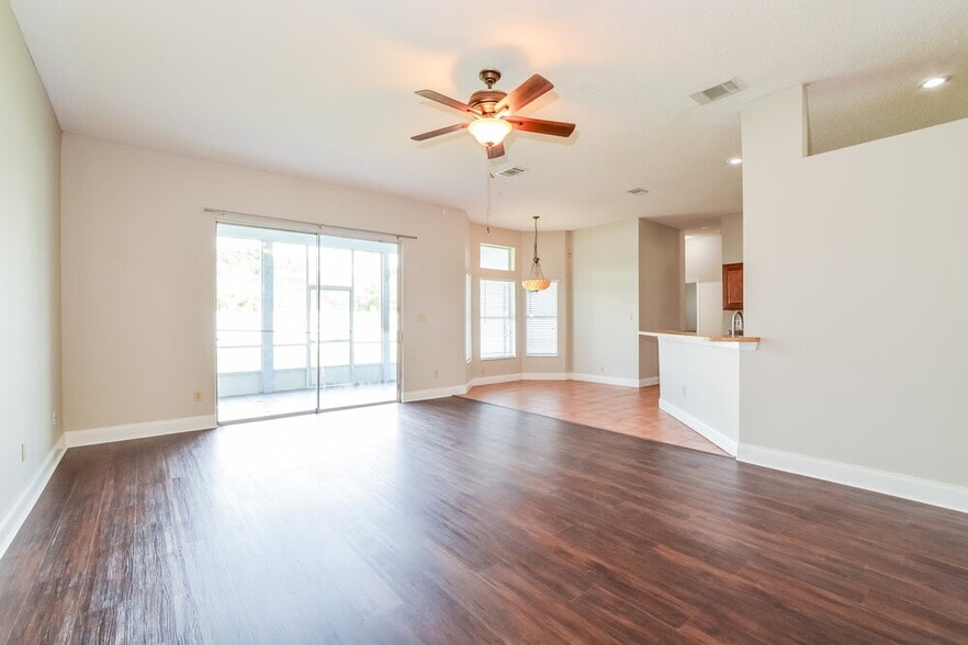 Building Photo - 14813 Lone Eagle Dr