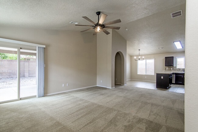 Building Photo - 9005 Rio Galisteo Pl NW