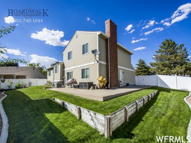 Building Photo - Updated 5-Bedroom Home in Sandy