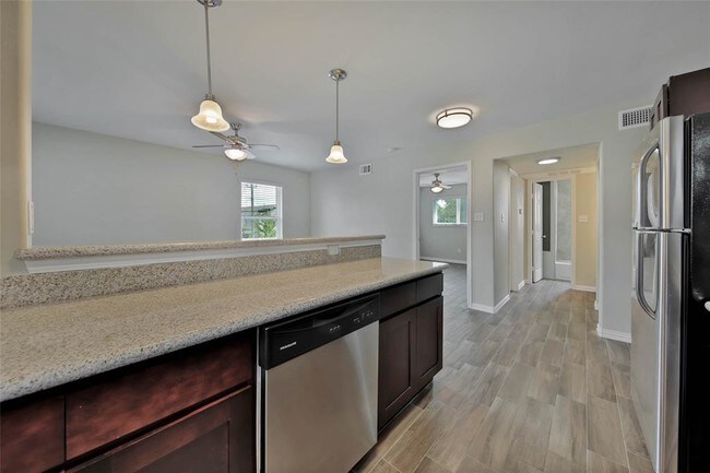 Building Photo - 1109 W 25th St