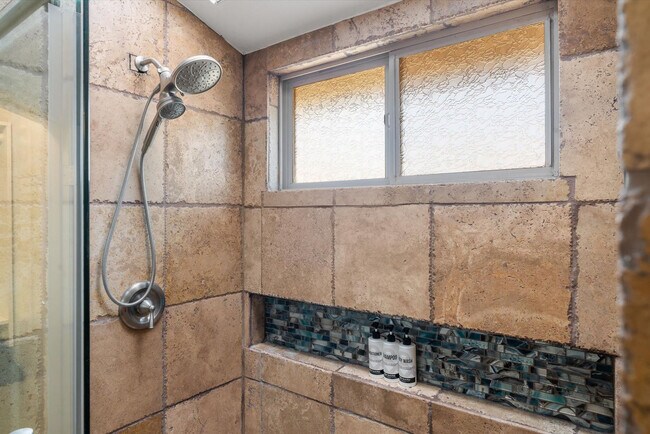 Building Photo - 7804 W Pershing Ave