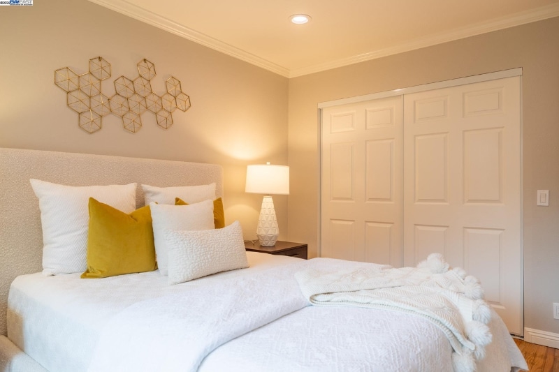 Building Photo - 2771 Fleetwood Dr