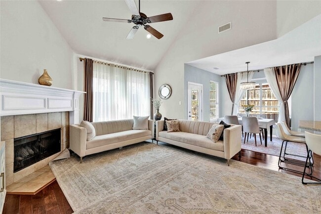 Building Photo - 7305 Oak Leaf Dr