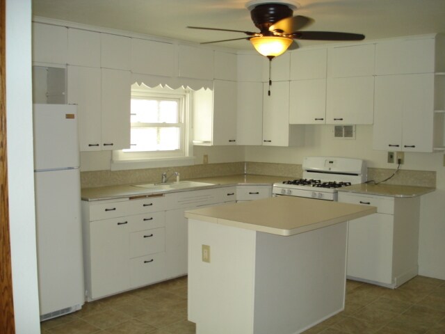 Building Photo - 1410 Winnebago St