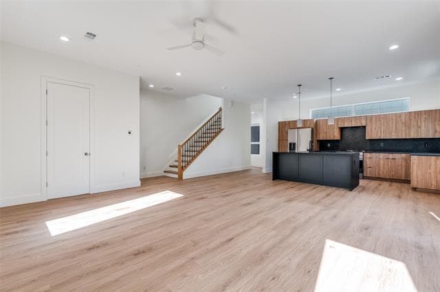 Building Photo - 2206 Arroyo Ave