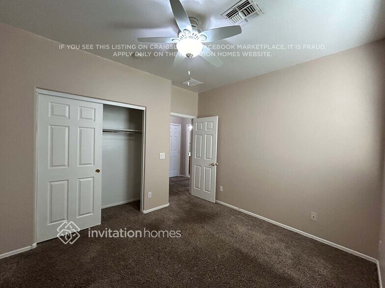 Building Photo - 6805 S 70th Dr