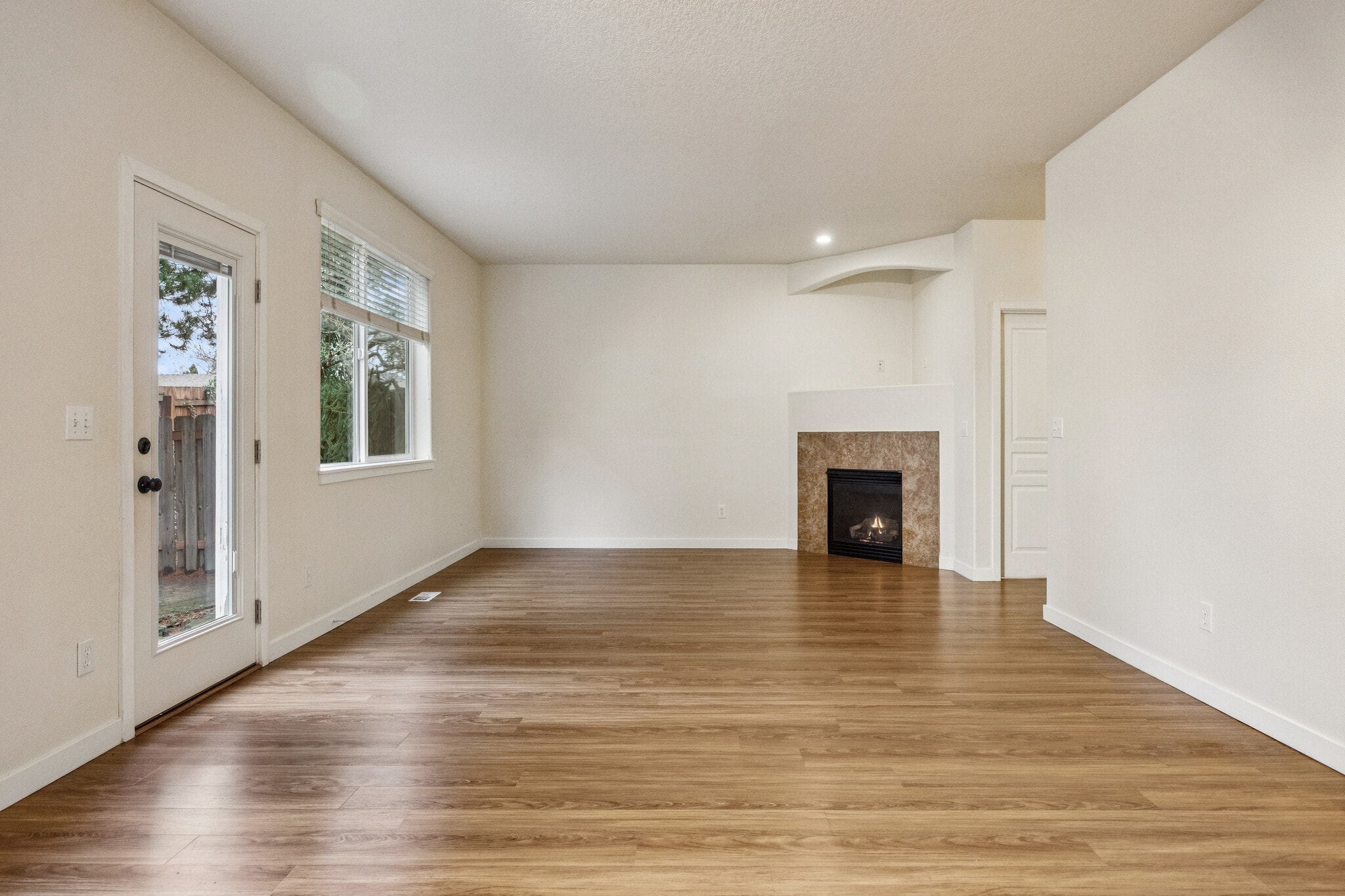 Building Photo - 325 NW 209th Ave