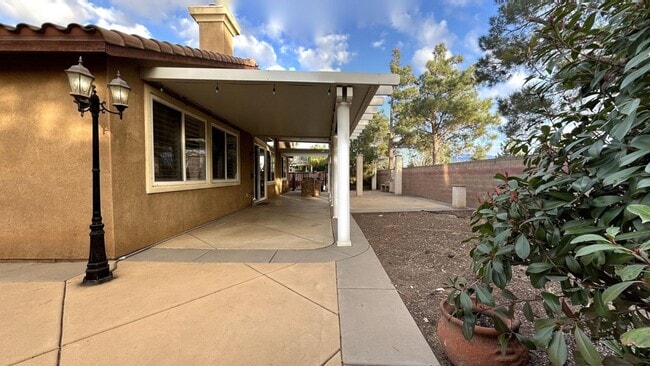 Building Photo - 1515 Shooting Star Dr