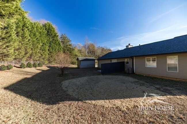 Building Photo - 1030 Hunter Trail