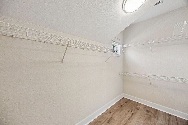 Building Photo - 96010 Stoney Dr