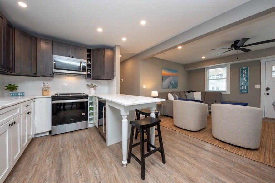 Building Photo - 1142 Simpson Ave