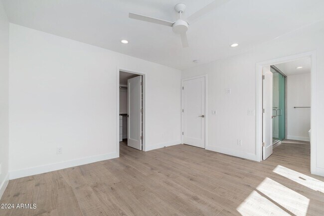 Building Photo - 7688 E Minnezona Ave