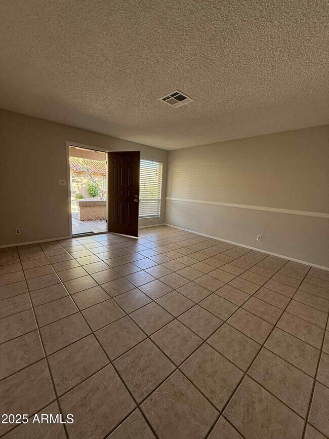 Building Photo - 99 N Cooper Rd