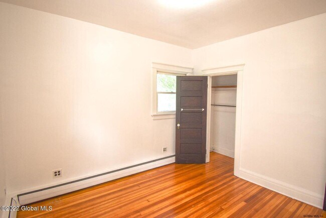 Building Photo - 558 Myrtle Ave