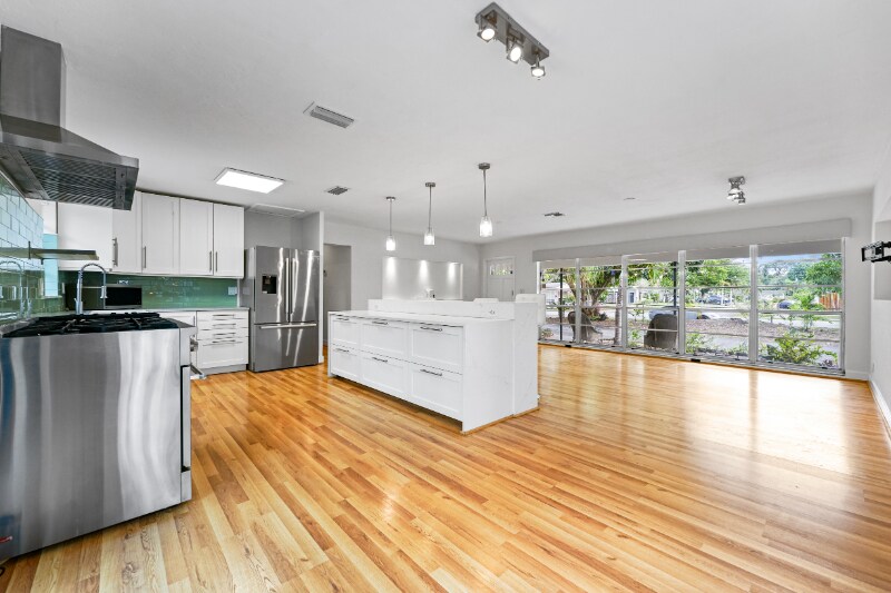 Building Photo - 3355 SW 22nd St