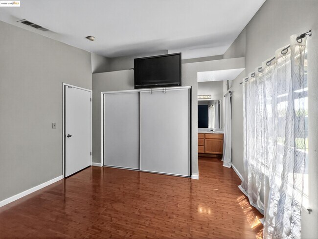 Building Photo - 5140 Homestead Way