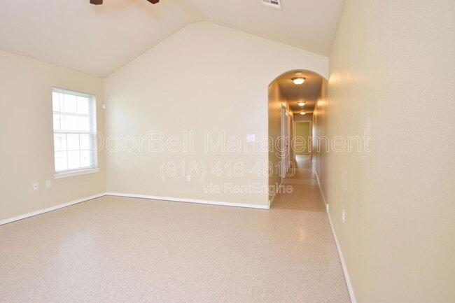 Building Photo - 6022 S Newport Ave