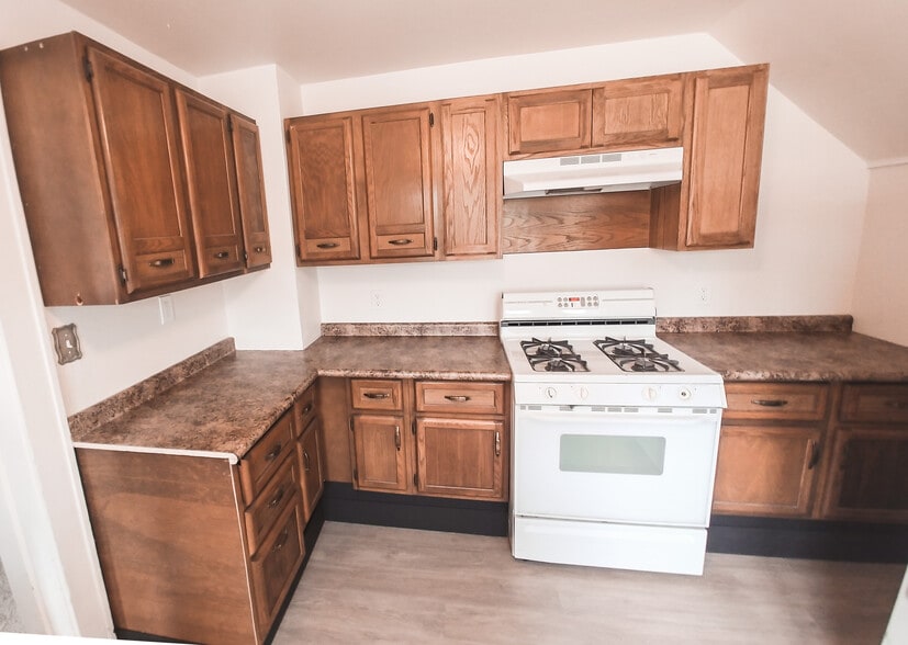 Kitchen - 2527 Reed St