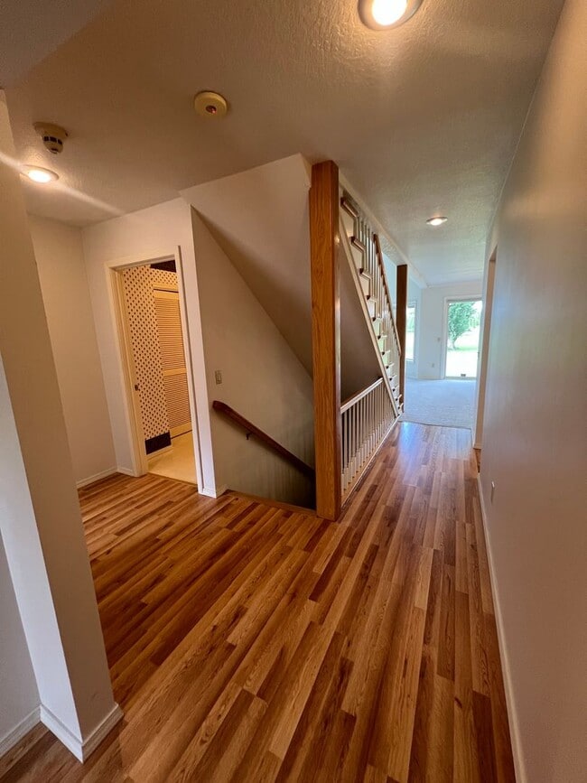 Building Photo - Stunning Kalispell Golf Course Home