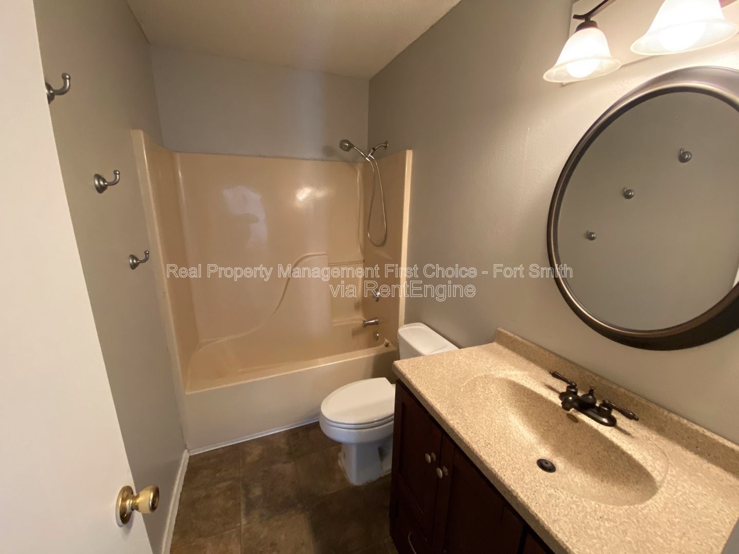 Building Photo - 1911 Whippoorwill Dr