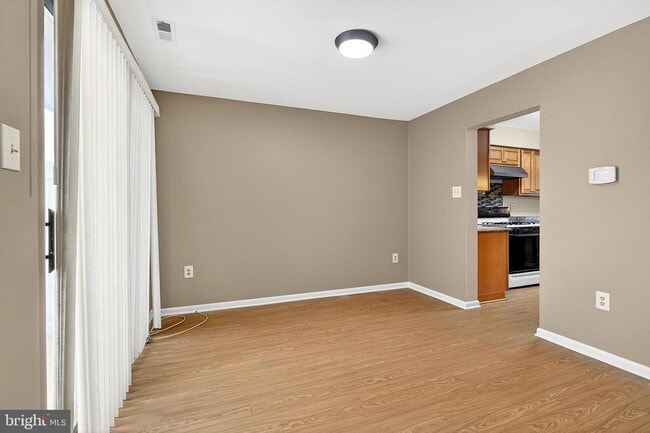 Building Photo - 70 Hampshire Dr