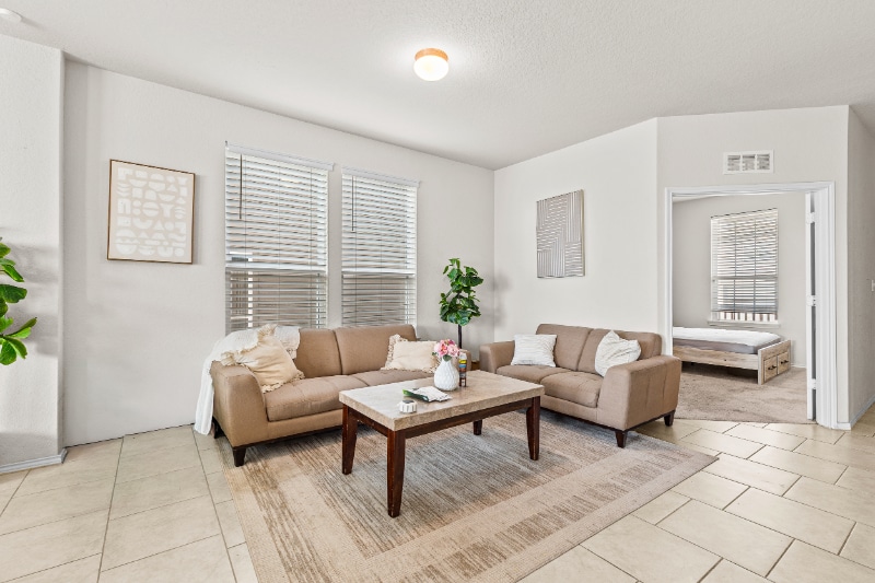 Building Photo - 10368 Braunig